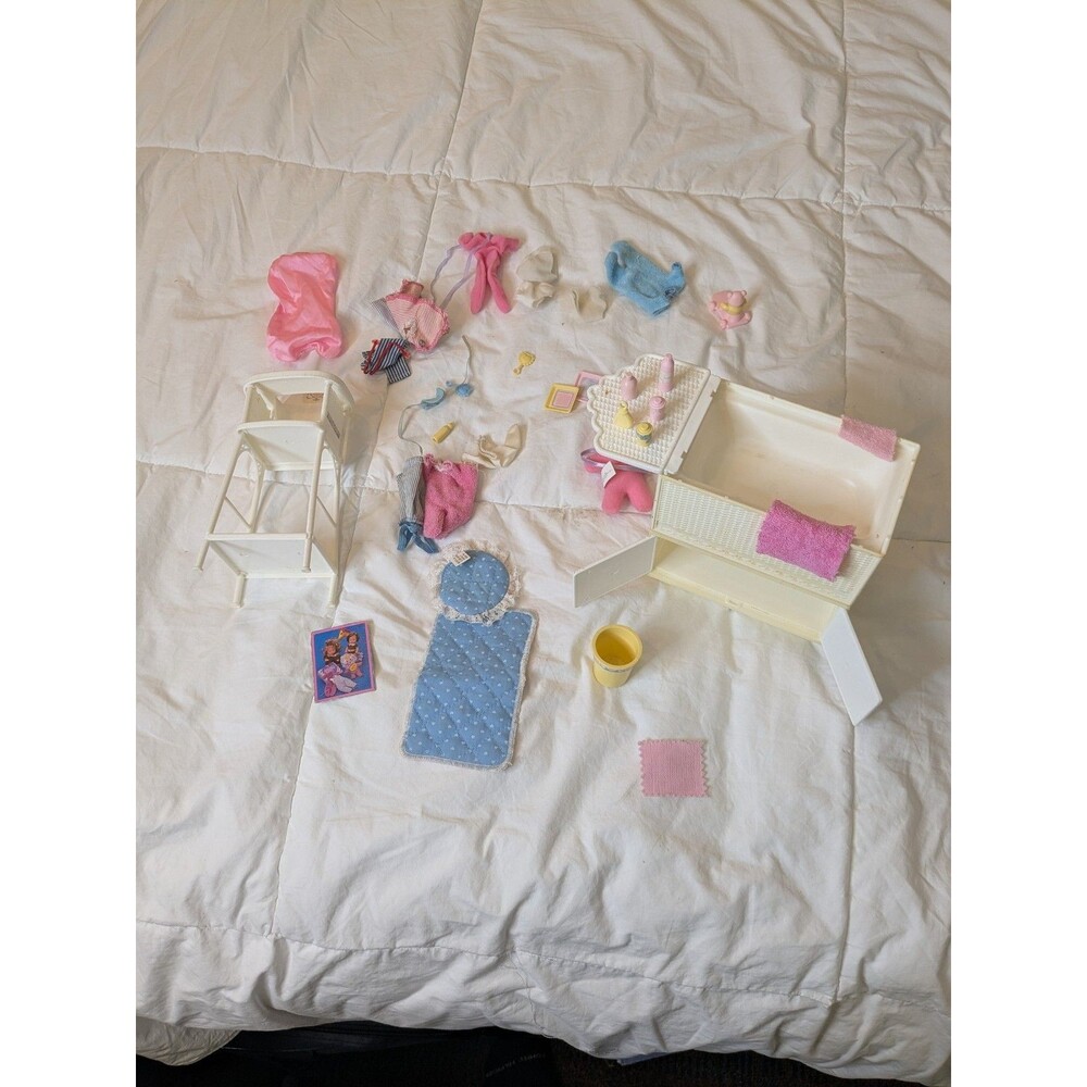The Heart Family 1986 Vintage Heart Family Nursery Set